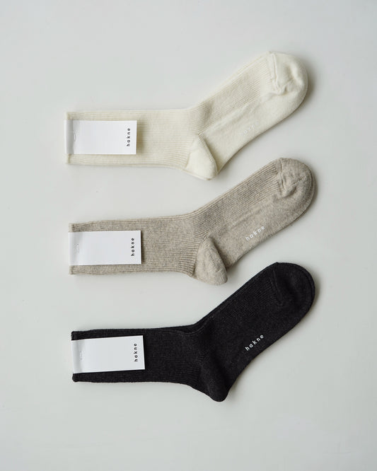 hakne : wool cashmere ribbed socks $38.20